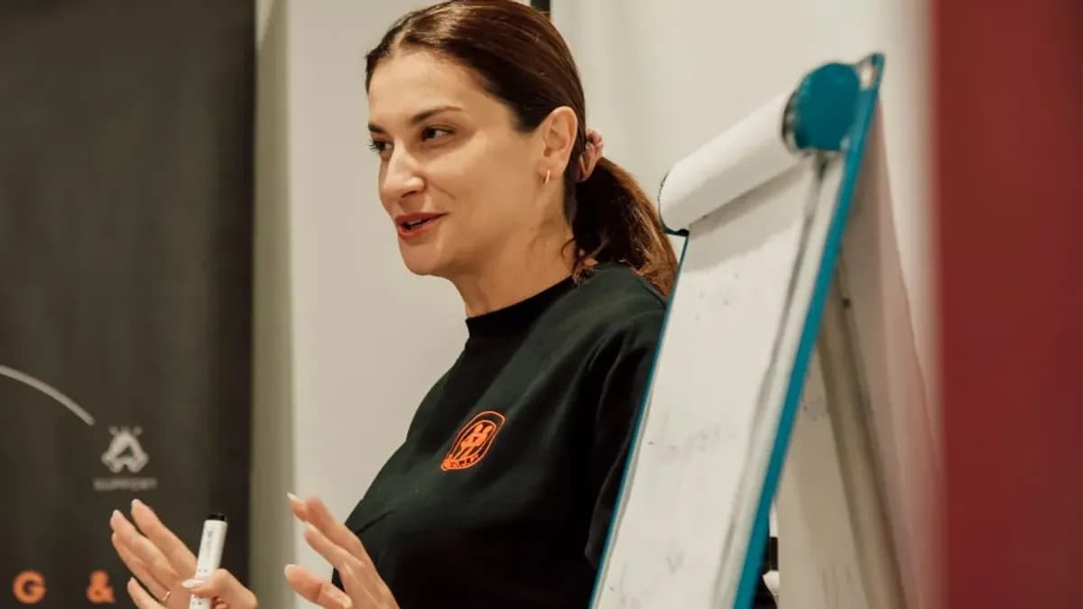 Pronume de întărire — ce este, cum îl recunoști și când îl